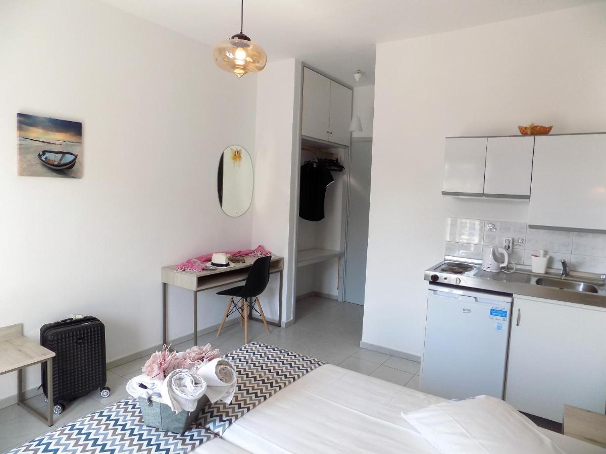 Vana Studios & Apartments 리메나리아 외부 사진